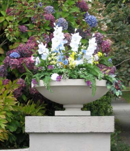 FLW-Dana-Vase.jpg